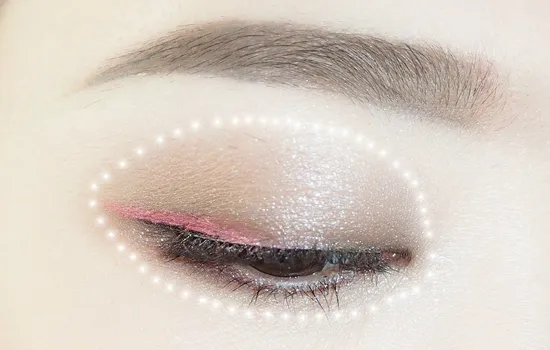 粉色眼影怎么化好看 粉色精巧眼妆教程