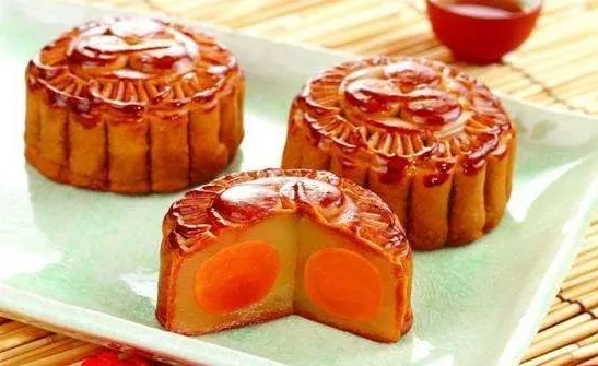 孩子吃蛋黄馅月饼