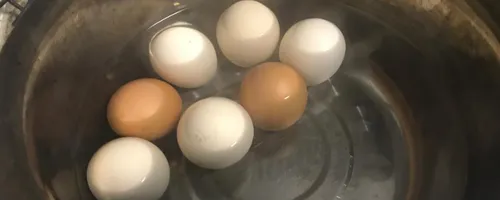 煮鸡蛋为什么会裂开
