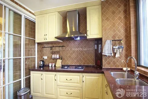 保定厨房装修技巧 小厨房也能打造出大空间 (厨房设计)
