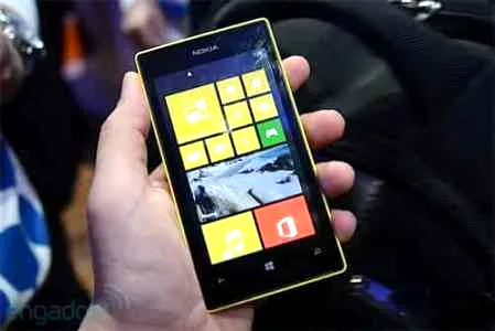 WP8系统诺基亚Lumia 520 售价1314元浪漫亮相