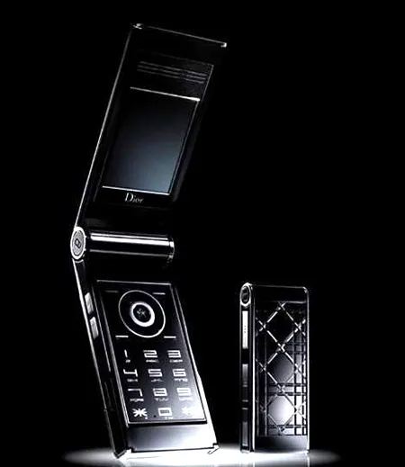 78万迪奥手机Dior Phone亮相 绝对HOLD住
