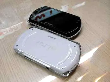 索尼白色psp3000掌机中的名媛 psp3000功能及北京报价