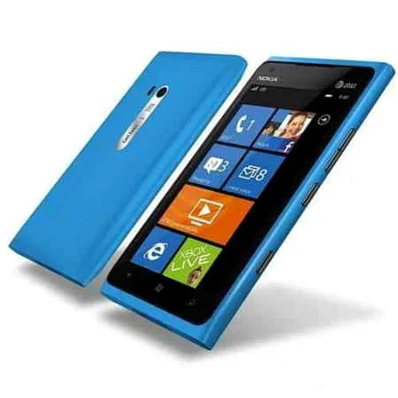 诺基亚高配置手机Lumia900可升级WP7.8 报价2099元