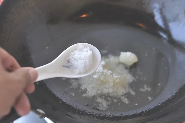 卤牛肉的做法步骤9