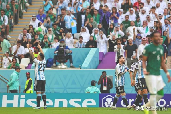 阿根廷3粒进球因越位被取消(下半场发力！沙特队2-1反超阿根廷)