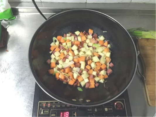 红肠土豆焖饭的做法步骤7