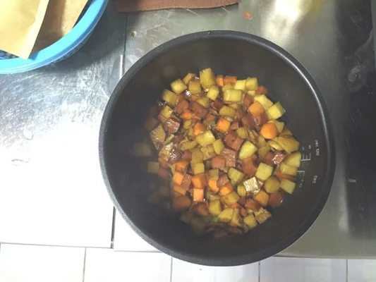 红肠土豆焖饭的做法步骤10