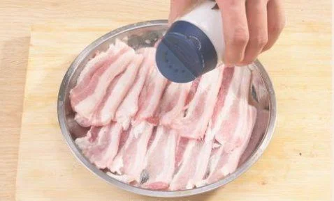 盐煎肉的做法步骤1