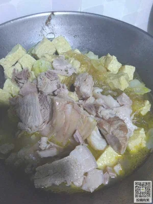 五花肉白菜粉条炖冻豆腐的做法步骤10