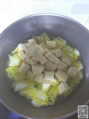 五花肉白菜粉条炖冻豆腐的做法步骤8