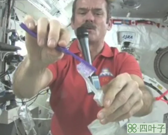 在太空怎样刷牙