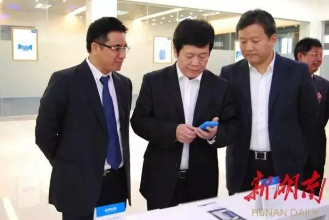湖南首款智能手机“浏阳造”，基伍手机昨日正式投产，未来3年内达到年产2000万台