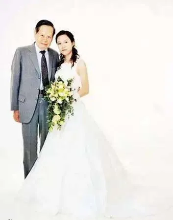 杨振宁和翁帆的婚姻，就因为他们相差54岁就要被流言中伤吗？