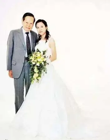 翁帆为什么嫁给杨振宁，他们相差多少岁 | 翁帆嫁给杨振宁的真正原因揭秘