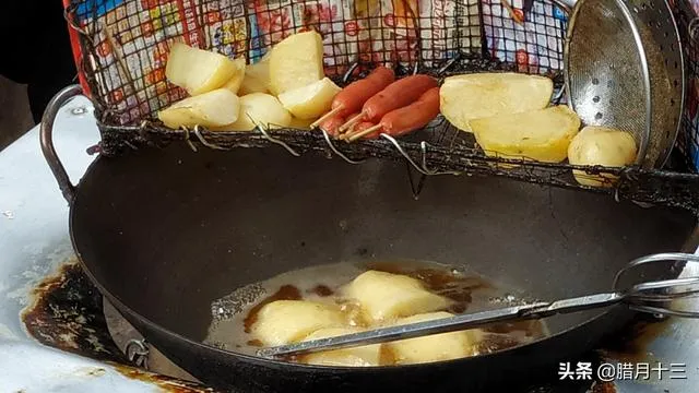 据说昭通洋芋有一百多种吃法，然而最简单粗暴的吃法最有味