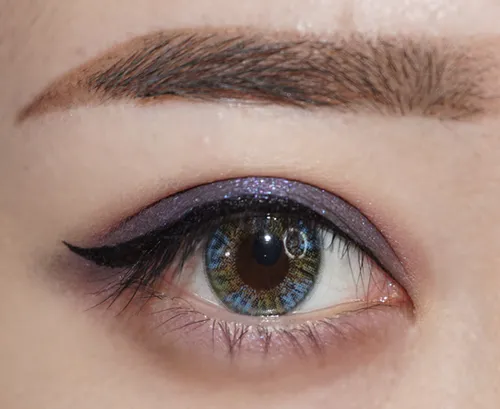 紫色眼影