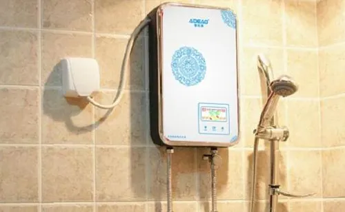 储水式电热水器