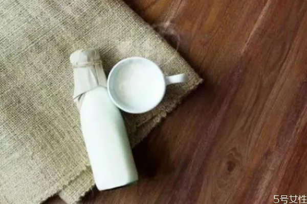 牛奶可以怎么洗脸 牛奶洗脸的正确方法