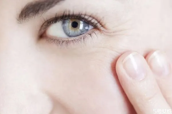 眼部的干纹怎么去除 去除眼部干纹的方法