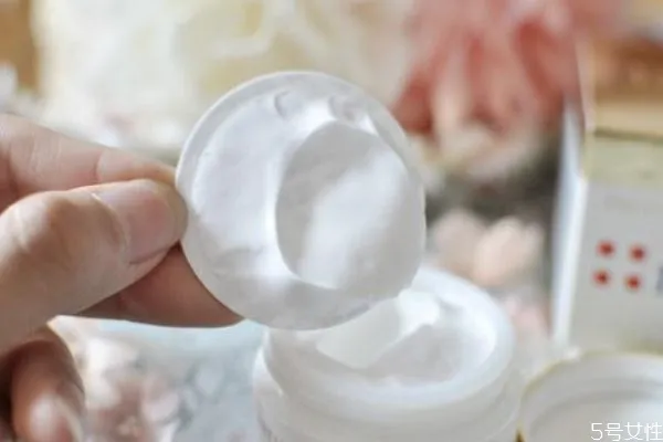 保湿霜的作用 保湿霜和乳液的区别