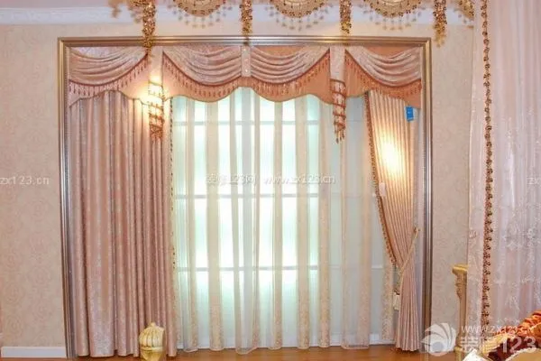 客厅窗帘选什么布料之一：传统型遮光面料